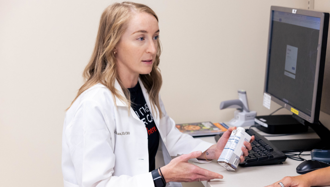 Dietician meets with patient to discuss diet plan