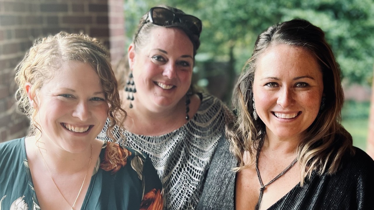 Julie, Sara and Jenny 