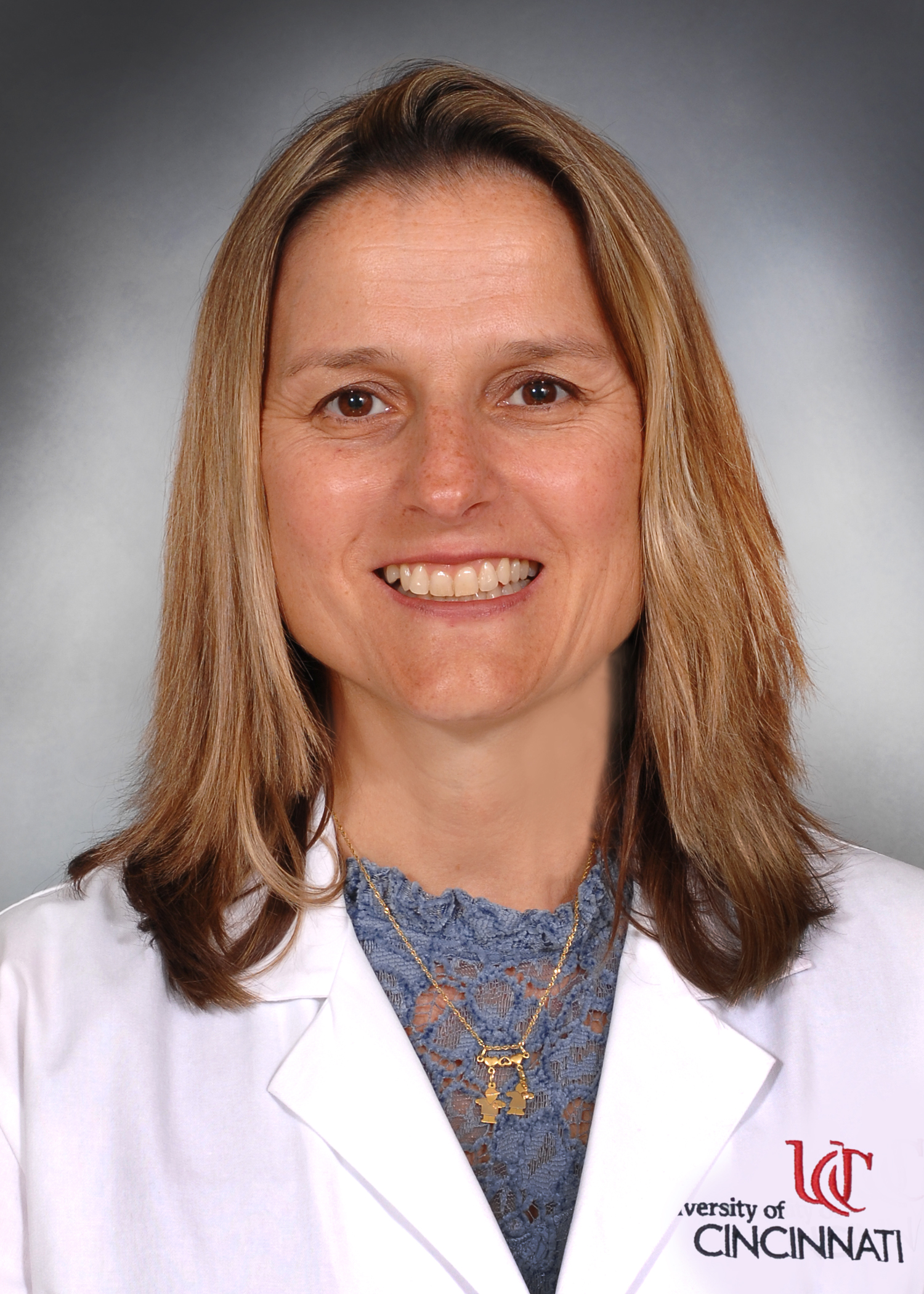 Veronica Indihar, MD headshot.