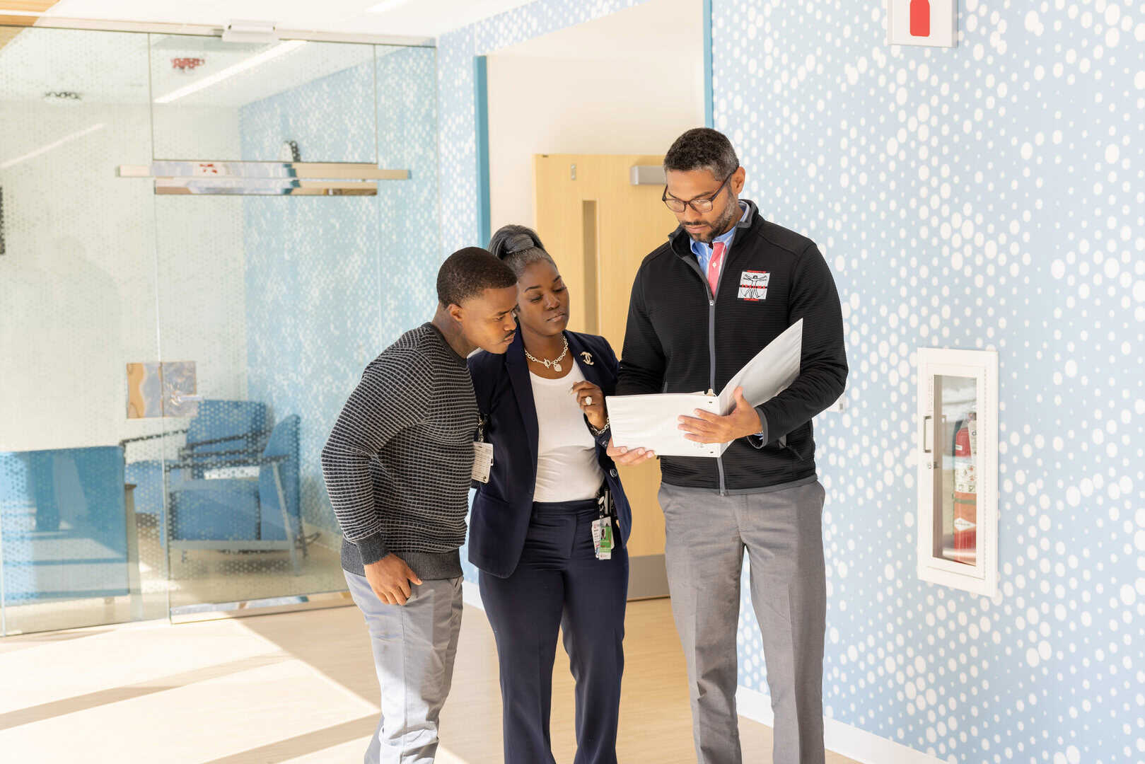 VPPs collaborating on bedside support options to connect a patient to essential services.