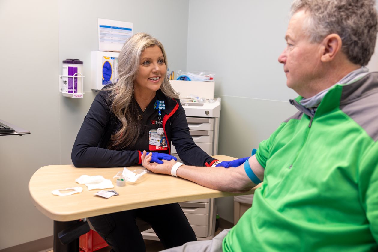 Physician talks with a patient. 