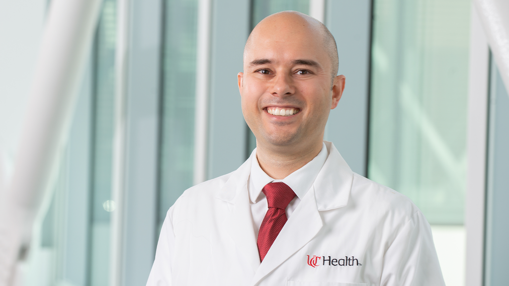 Inuk  Zandvakili, MD,PHD